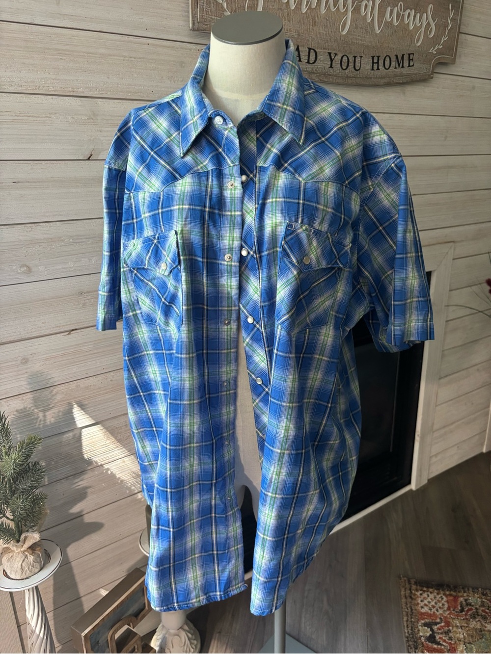 Wrangler Blue and Green Plaid Short-Sleeve  Pearl Snap Shirt